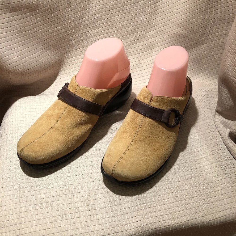 Rockport women yellow leather suede clogs, size 7
